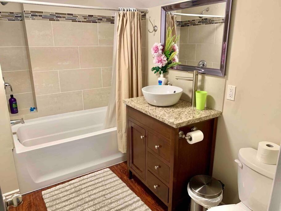 New & Cozy Niagara Getaway. 7 Mins From The Falls Buitenkant foto