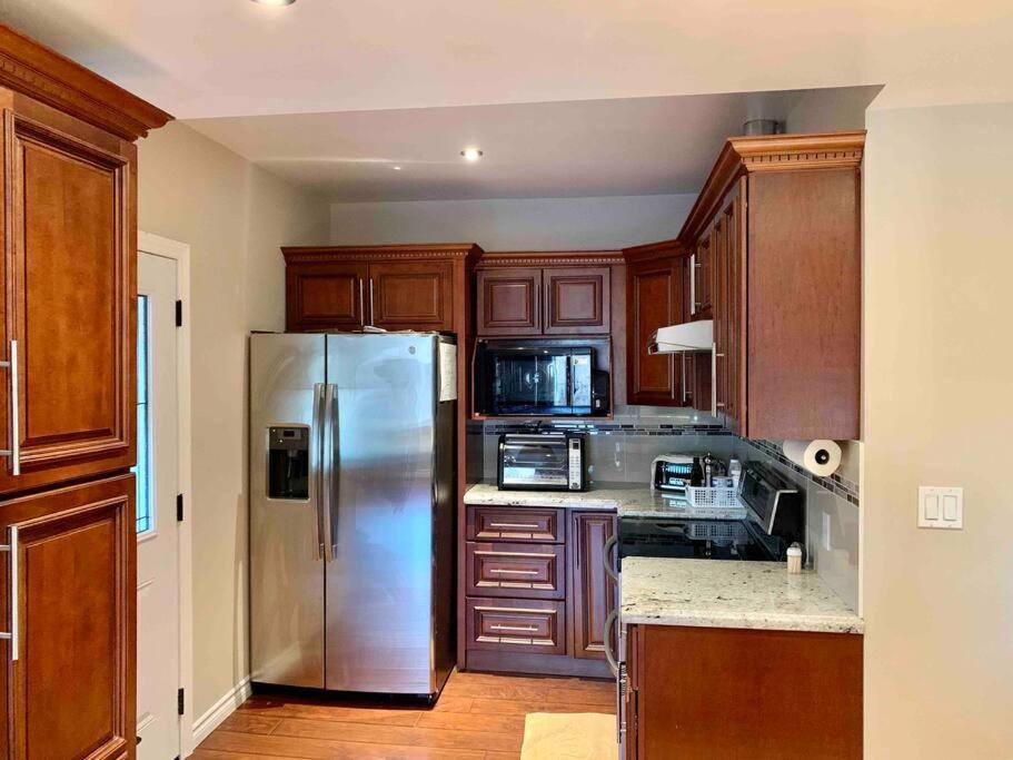 New & Cozy Niagara Getaway. 7 Mins From The Falls Buitenkant foto