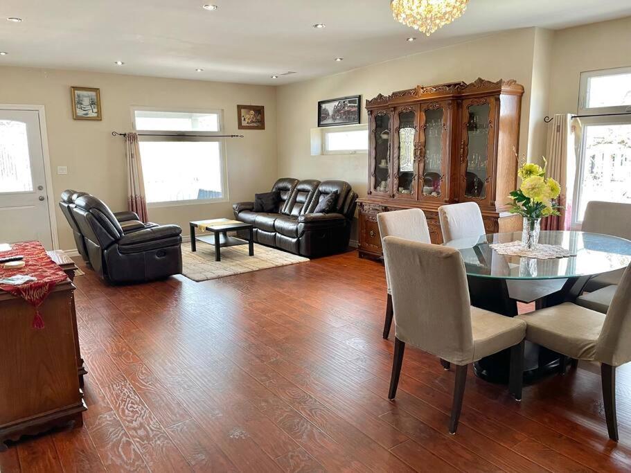 New & Cozy Niagara Getaway. 7 Mins From The Falls Buitenkant foto