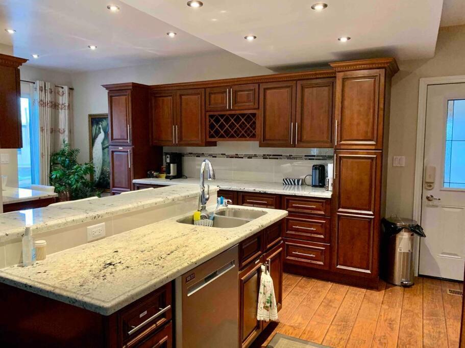 New & Cozy Niagara Getaway. 7 Mins From The Falls Buitenkant foto