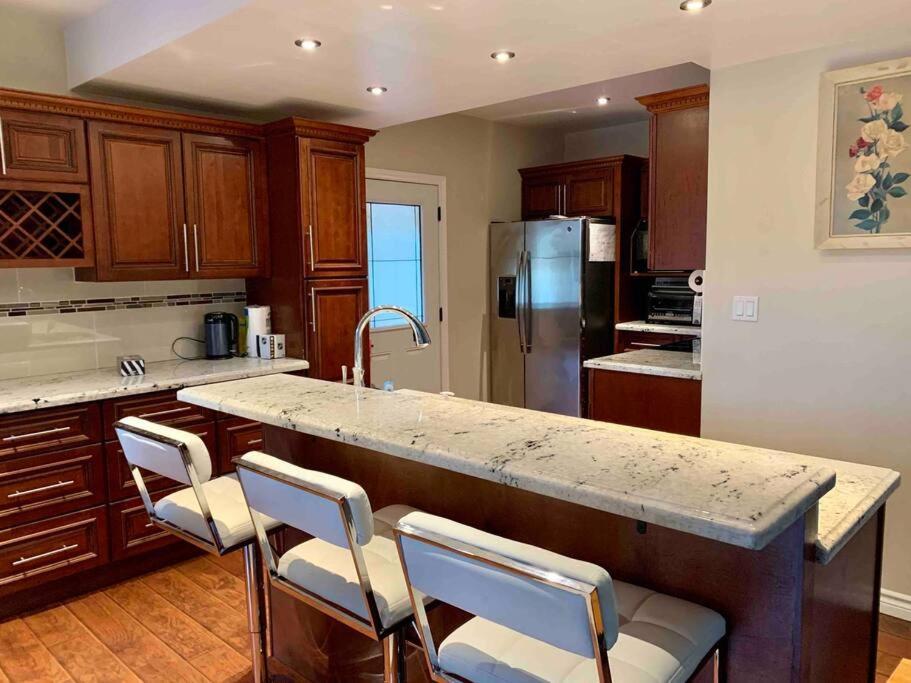 New & Cozy Niagara Getaway. 7 Mins From The Falls Buitenkant foto